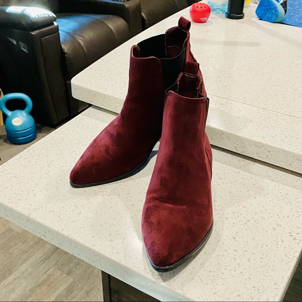 EUC Ankle Boots Ladies Size 8 Dark Red / Burgundy Faux Suede